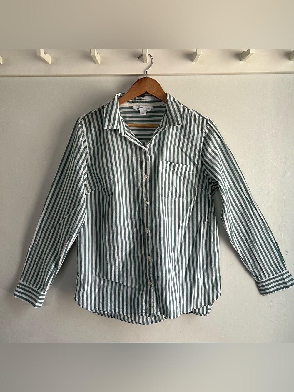 Old Navy Women’s L Large The Classic Shirt Green White Striped Button Up
